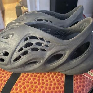 Foam runners used no box minor scratches on the back